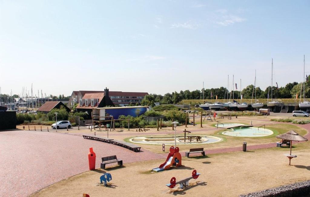 Vakantiewoning Aan Jachthaven Zeeland, Vp012 * Bruinisse